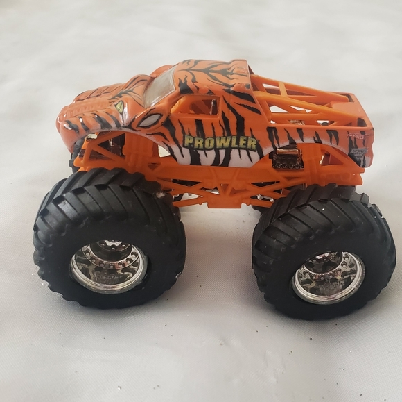 Hot Wheels Monster Jam Prowler - Picture 1 of 7